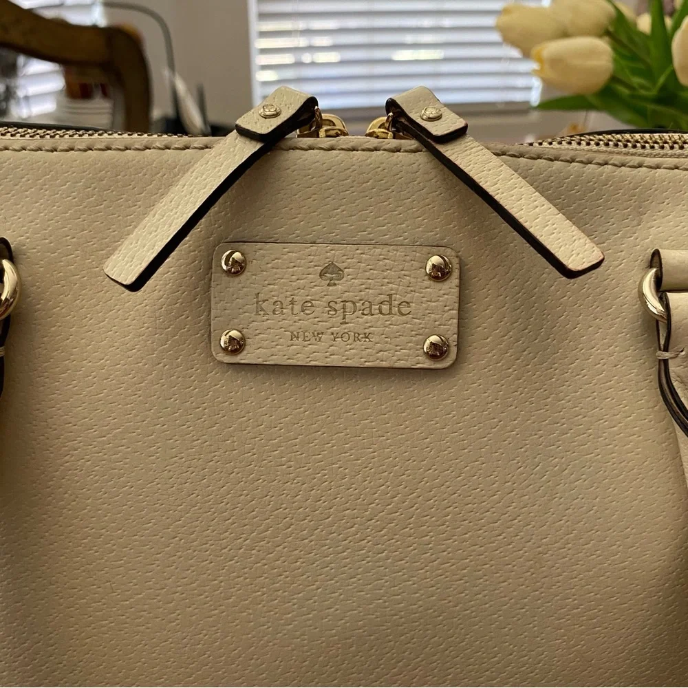 kate spade large Wellesley top handle handbag 14x11x5-inches cream pink lining - Picture 2 of 11